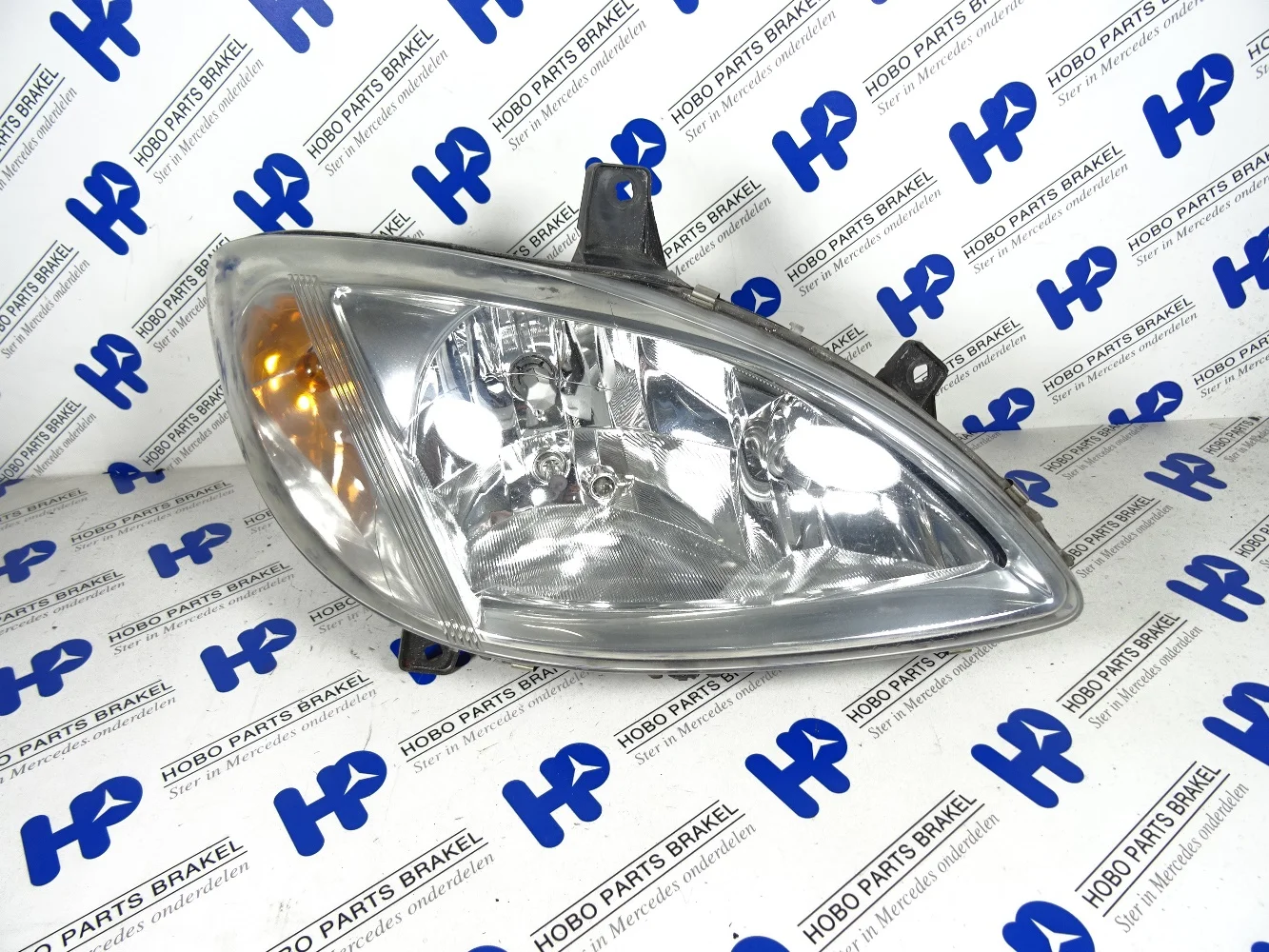 Headlight Vito w639 Right - A6398200261 - A6398200261