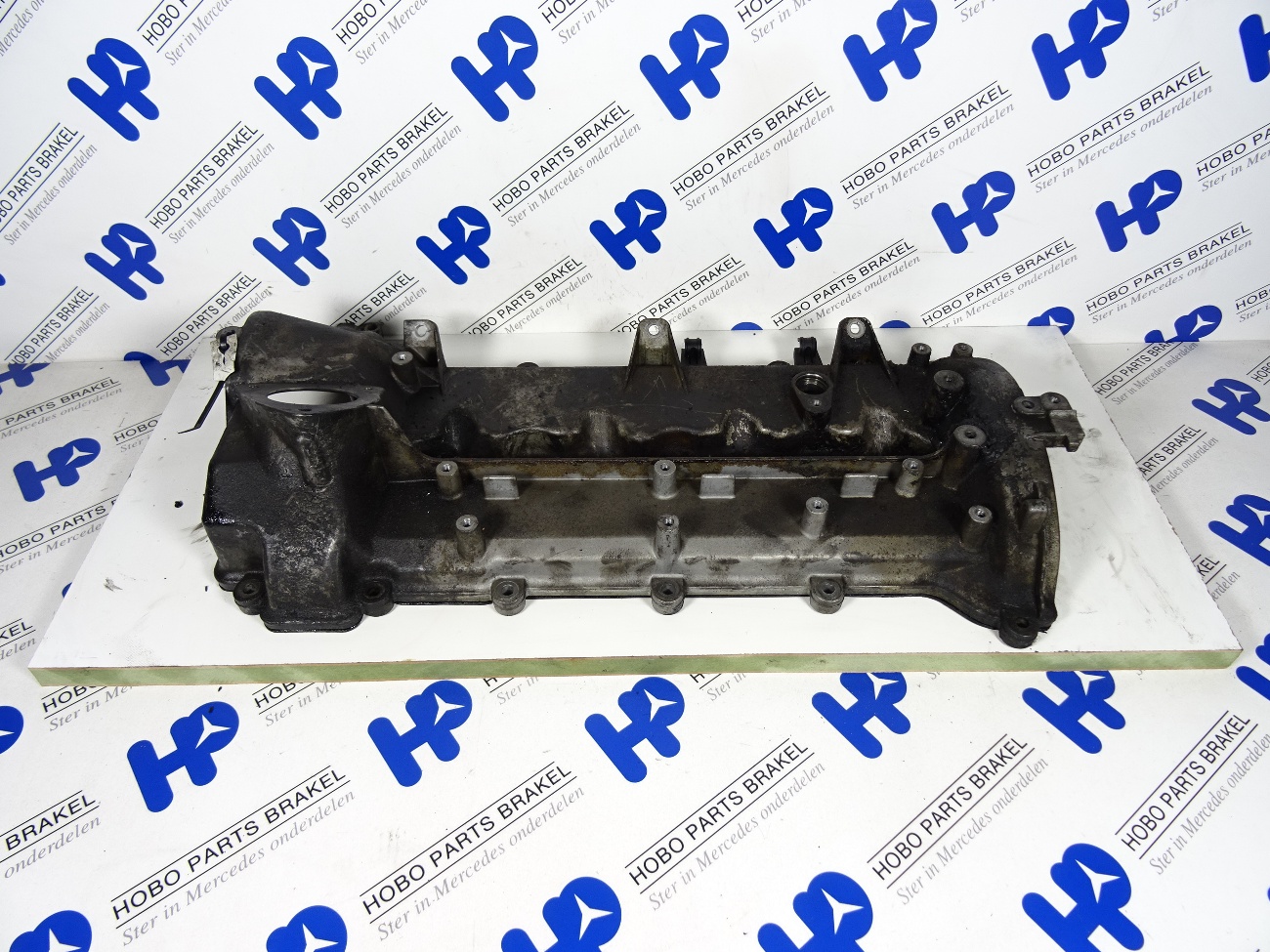 Kleppendeksel A 668 016 0205