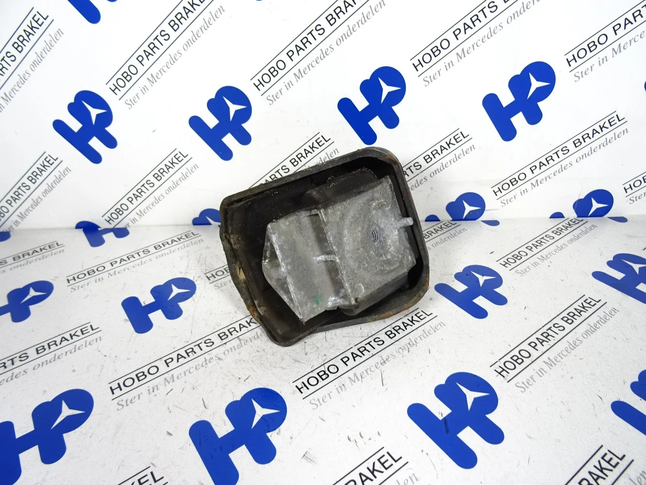 Engine mount A 906 241 1713 - A9062411713 - A9062411713