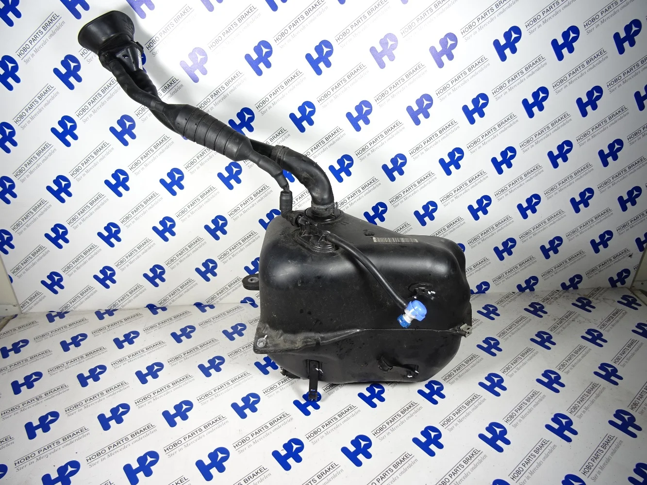 AdBlue fuel tank A 906 470 1700 - A9064701700 - A9064701700