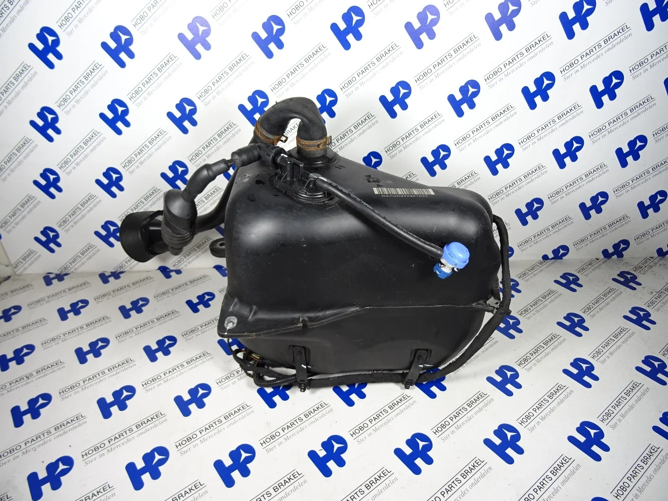 AdBlue fuel tank A 906 470 1815 - A9064701815 - A9064701815