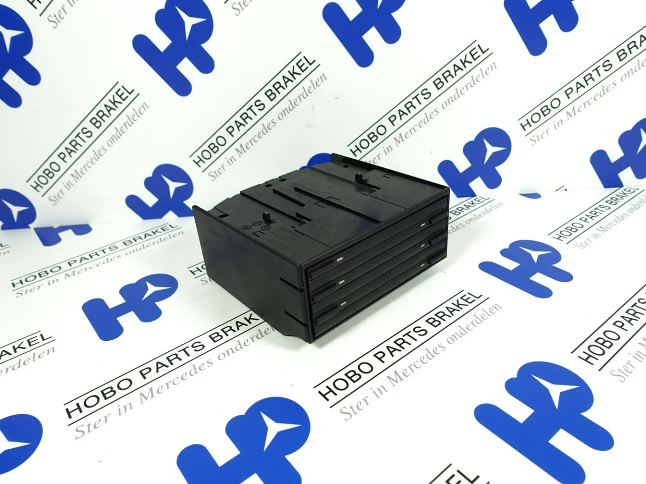 CD changer A 203 680 1150 - Article 14390 1 - A2036801150