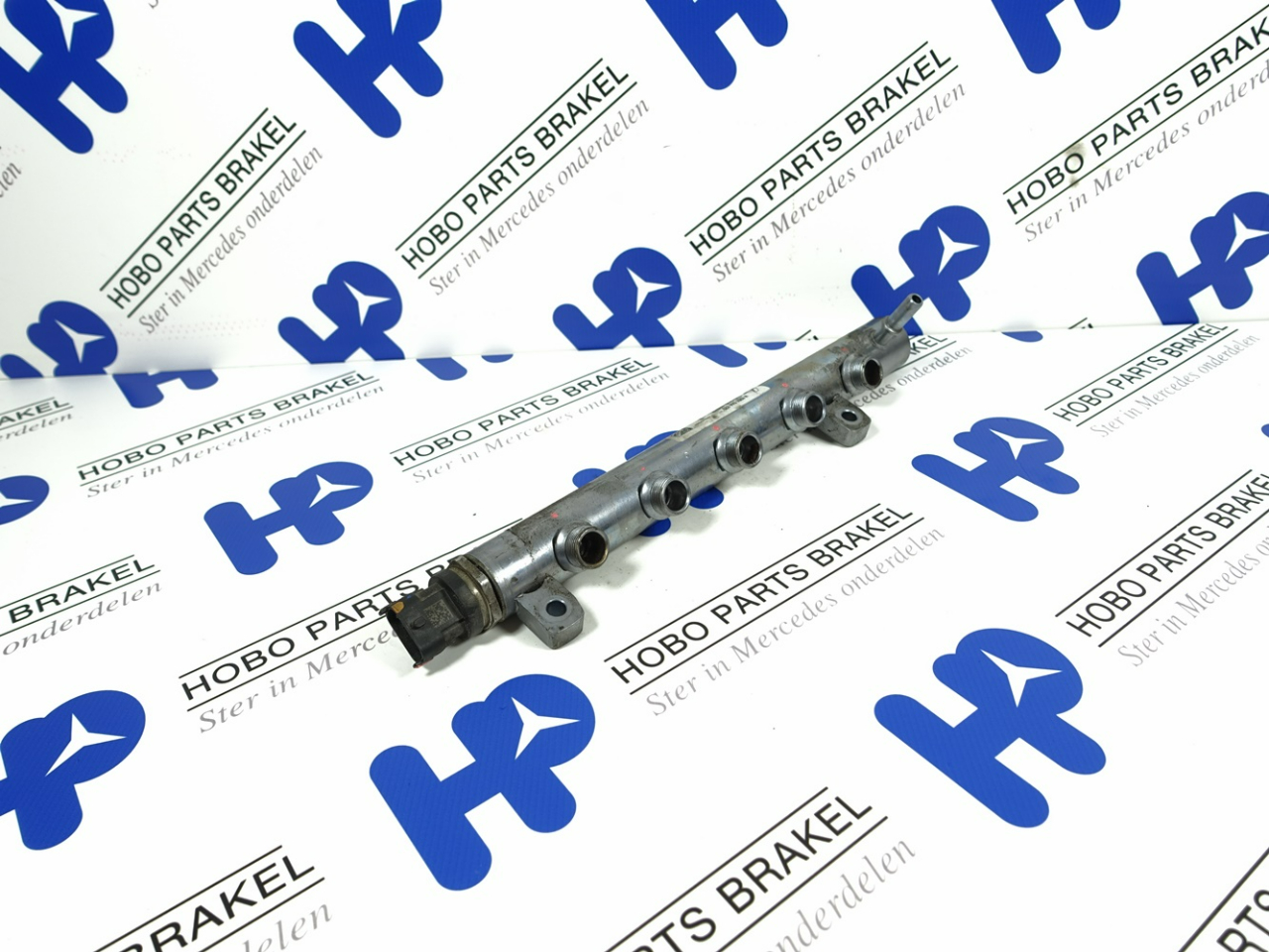 Common rail A 626 070 0095 - Article 14785 1 - A6260700095