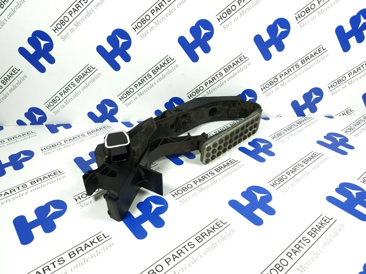 Gas pedal A 203 300 0604 - Article 14865 1 - A2033000604