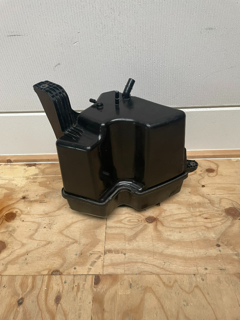 AdBlue brandstoftank A 910 470 6900 - Article 15021 1 - A9104706900