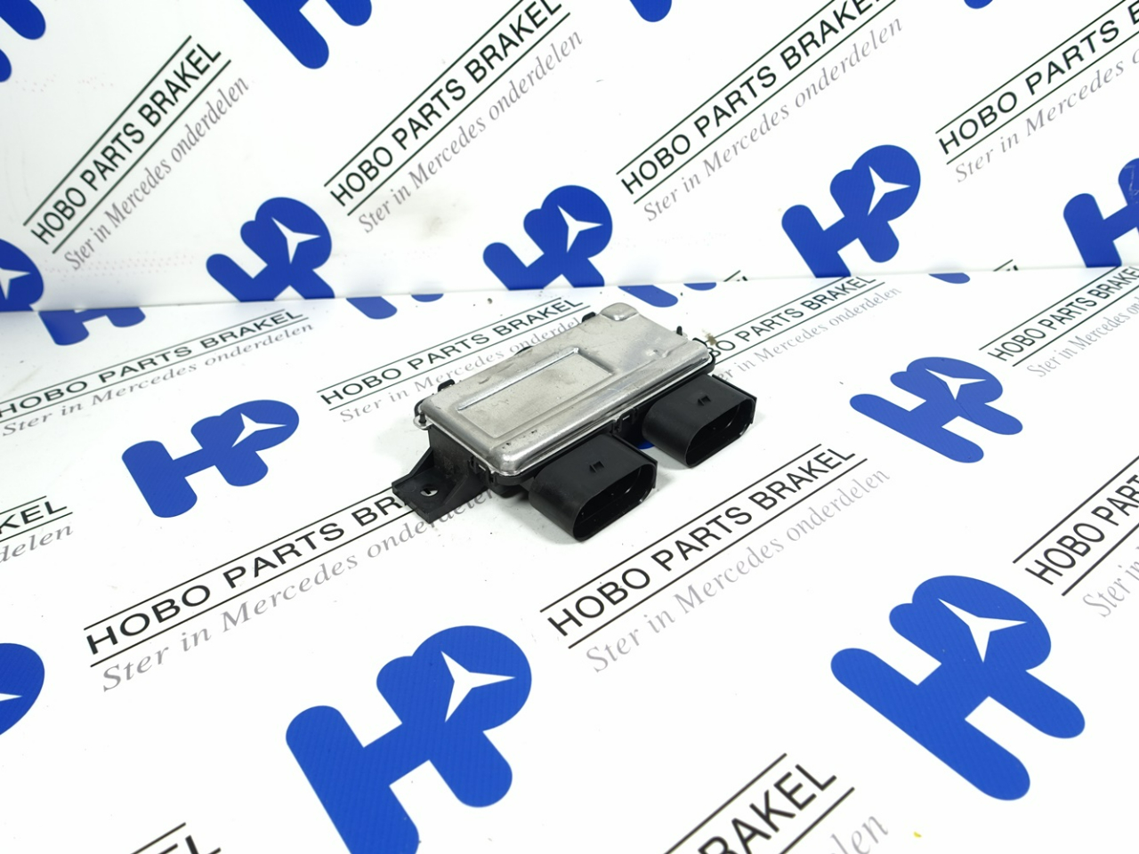 Brandstofpomp module A 000 900 8214