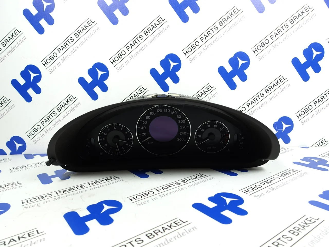 Instrument cluster A 209 540 3111 - Article 15099 1 - A2095403111