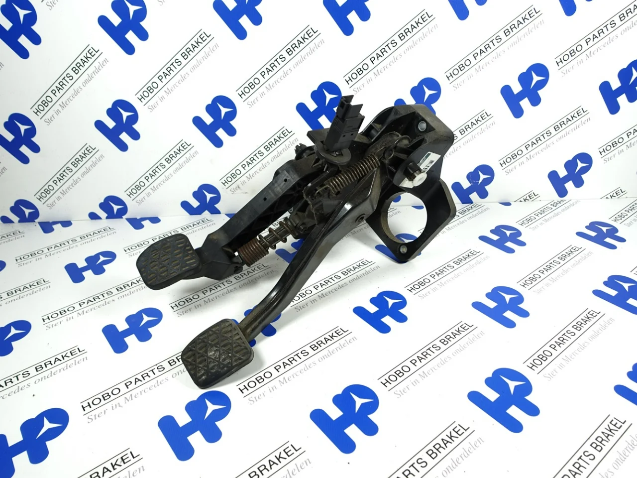 Clutch pedal A 169 290 0901 - Article 15133 1 - A1692900901