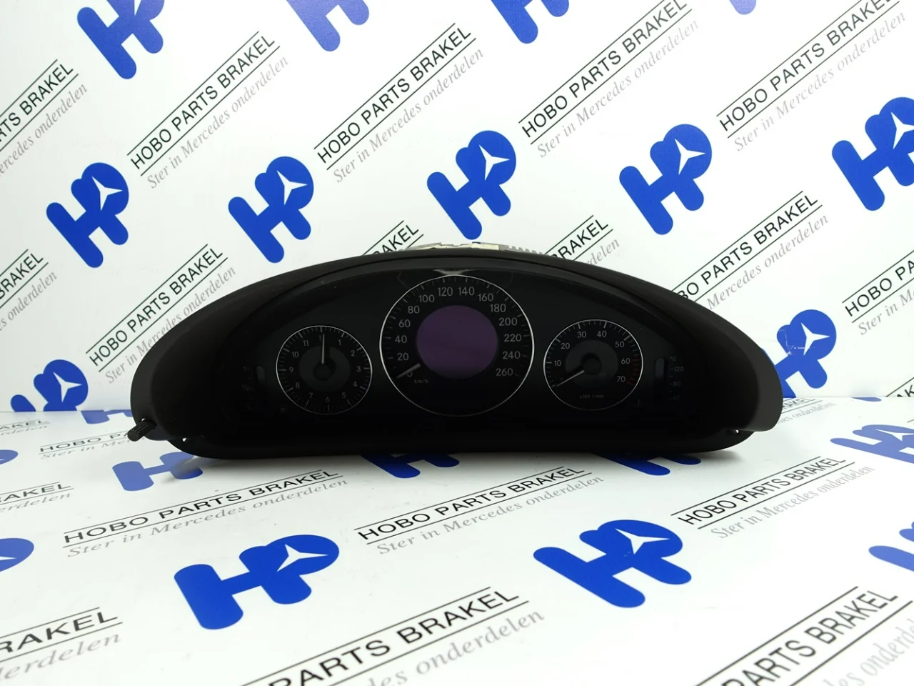 Instrument cluster A 209 540 5311 - Article 15165 1 - A2095405311
