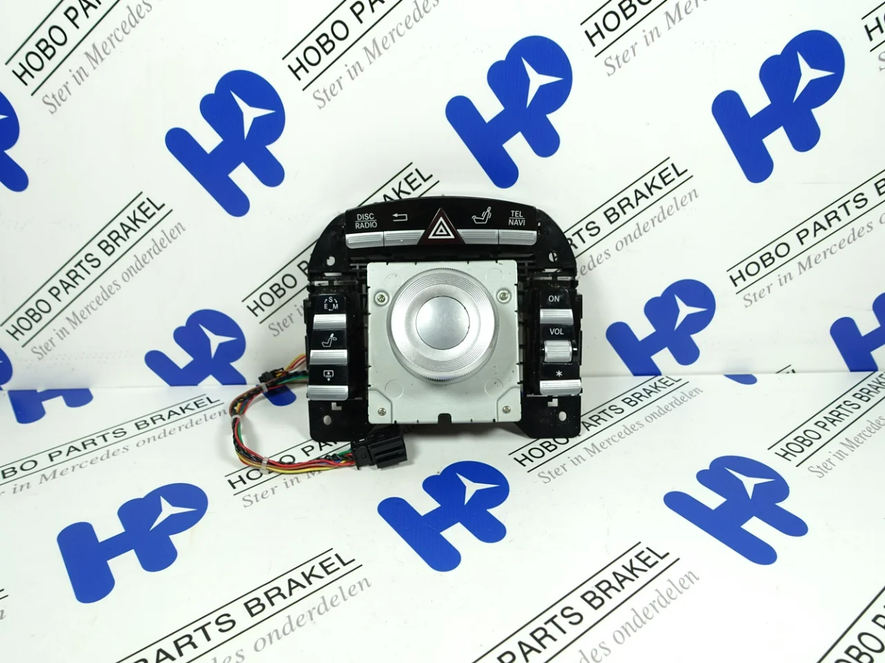 Multimedia control panel A 221 905 4500 - Article 15193 1 - A2219054500