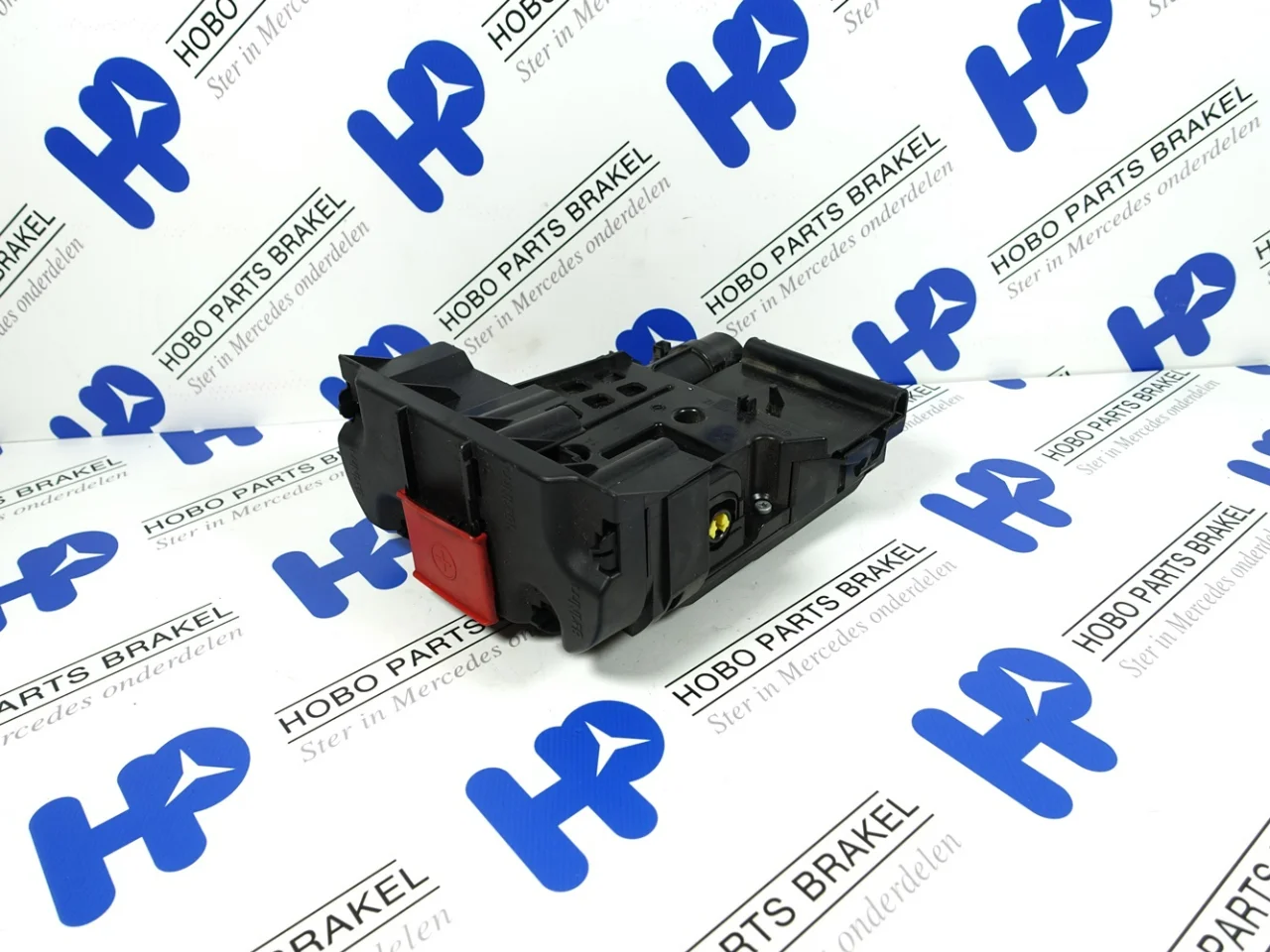 Fuse box A 204 540 3550 - Article 15247 1 - A2045403550