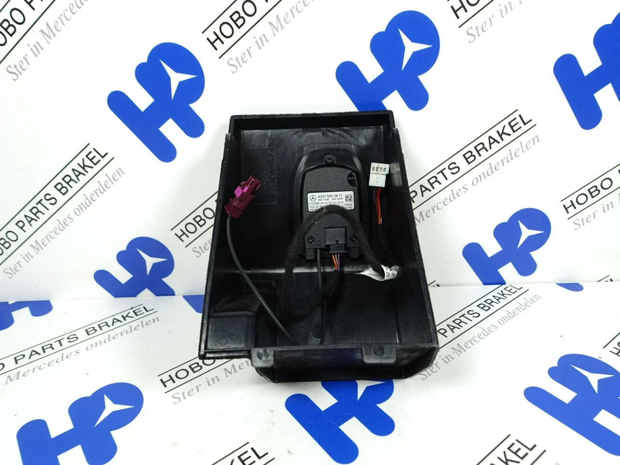 Phone holder A 221 820 3911 - Article 15365 1 - A2218203911
