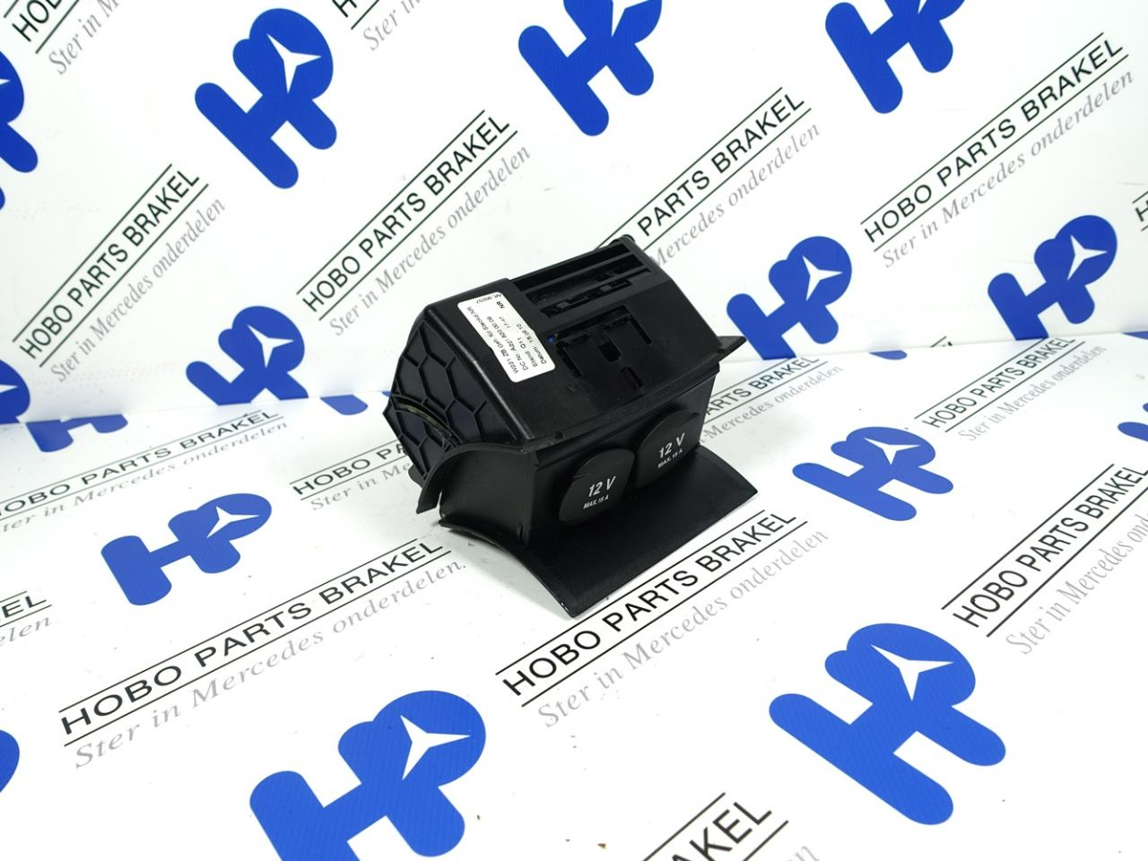 12 Volt aansluiting A 221 820 0009