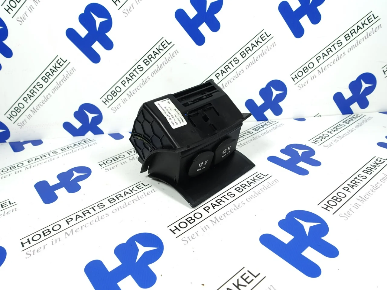 12 Volt aansluiting A 221 820 0009