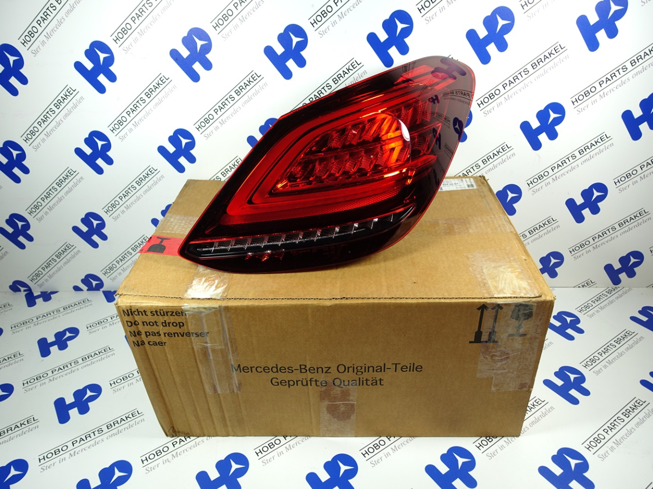 Achterlicht C-klasse w205 Facelift LED Rechts (Nieuw)
