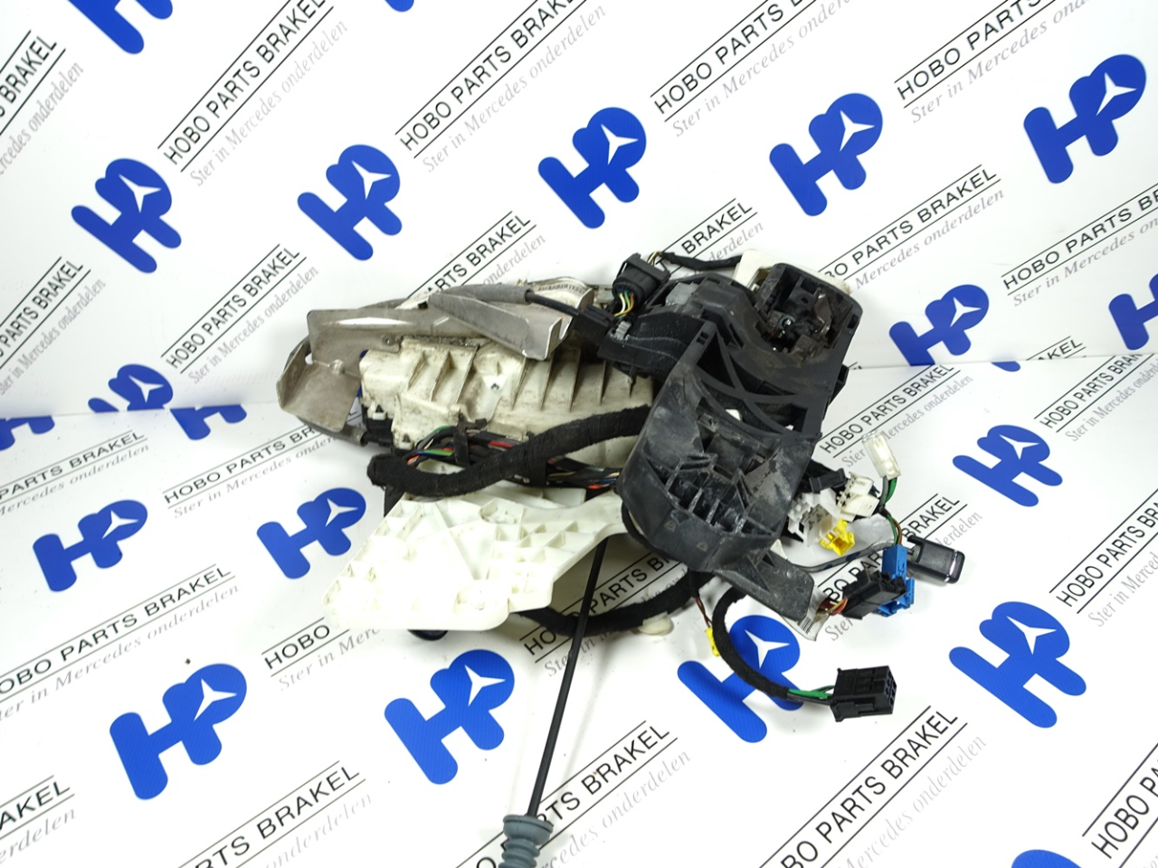 Portierslot A 221 720 8235 RV (!)