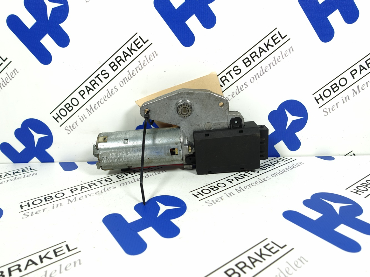 Schuifdak motor A 163 820 0742
