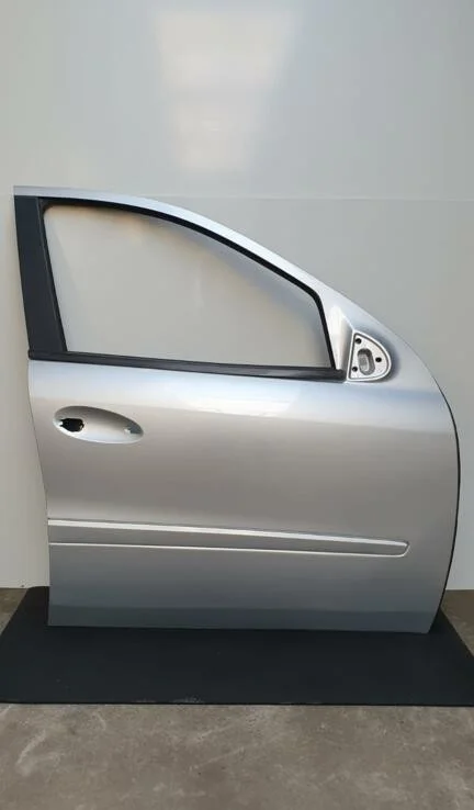 Door front right Mercedes ML-class w164 (P002) - Article 15766 1 - P002