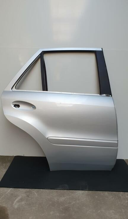 Portier rechtsachter Mercedes ML-klasse w164 (P003)