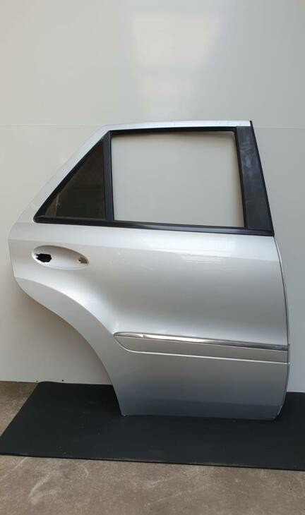 Portier rechtsachter Mercedes ML-klasse w164 (P007)