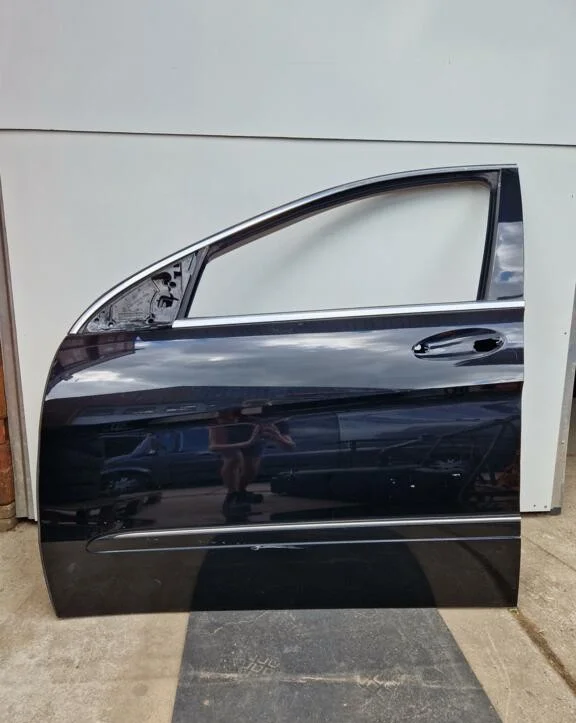 Door front left Mercedes R-class w251 (P015) - Article 15779 1 - P015