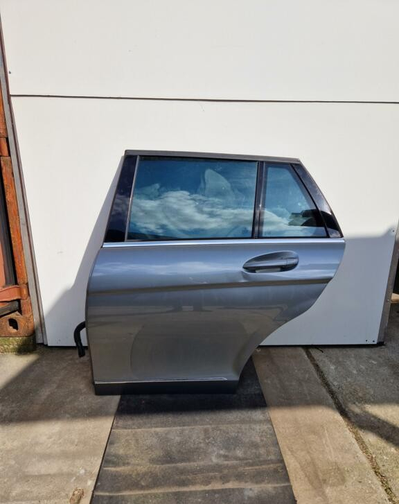 Portier linksachter Mercedes C-klasse s204 Combi (P025)