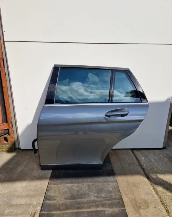 Portier linksachter Mercedes C-klasse s204 Combi (P025)