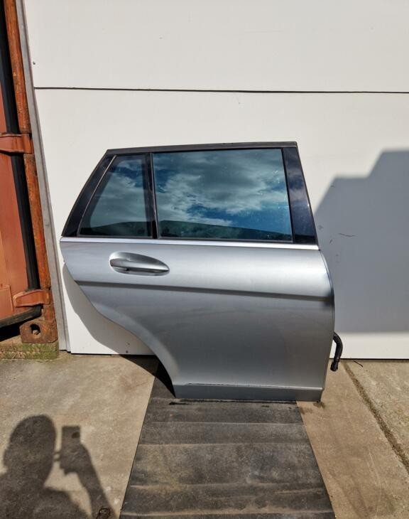 Portier rechtsachter Mercedes C-klasse s204 Combi (P026)