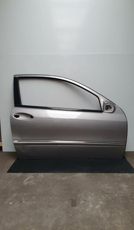 Portier rechtsvoor Mercedes C-klasse w203 Coup&eacute; (P029)