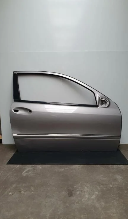 Door front right Mercedes C-class w203 coup&eacute; (P029) - Article 15792 1 - P029
