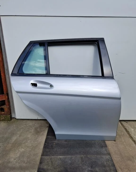 Portier rechtsachter Mercedes C-klasse s204 Combi (P034)