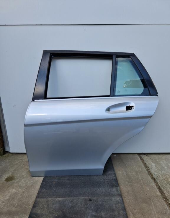 Portier linksachter Mercedes C-klasse s204 Combi (P049)