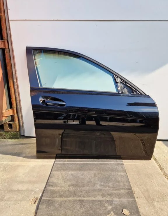 Door front right Mercedes C-class w204 (P069) - Article 15830 1 - P069