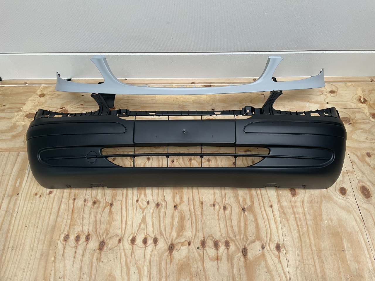 Voorbumper Vito w639 A6398804270 (Nieuw)