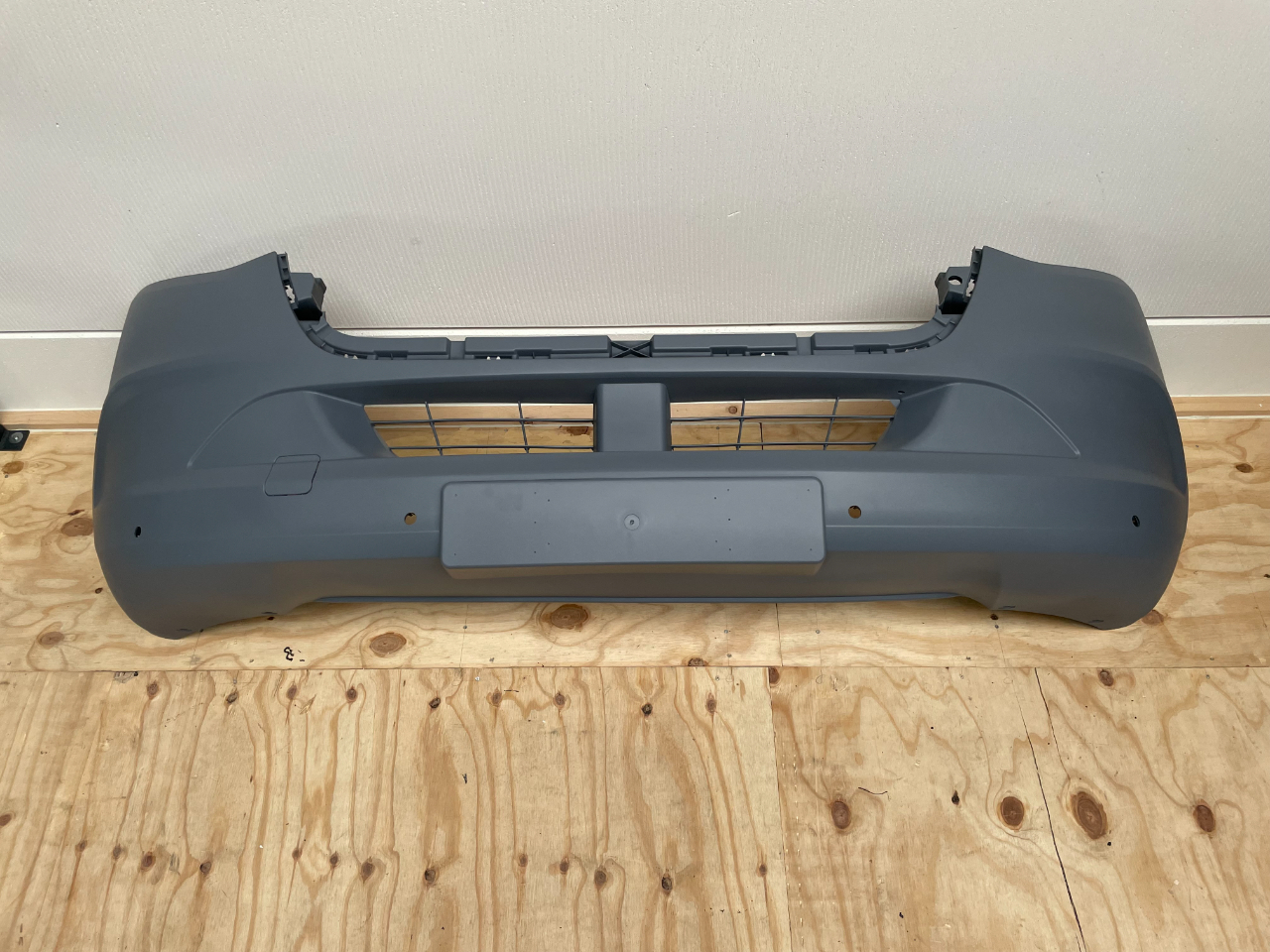 Voorbumper Sprinter w907 A9108858500 Primer (Nieuw)