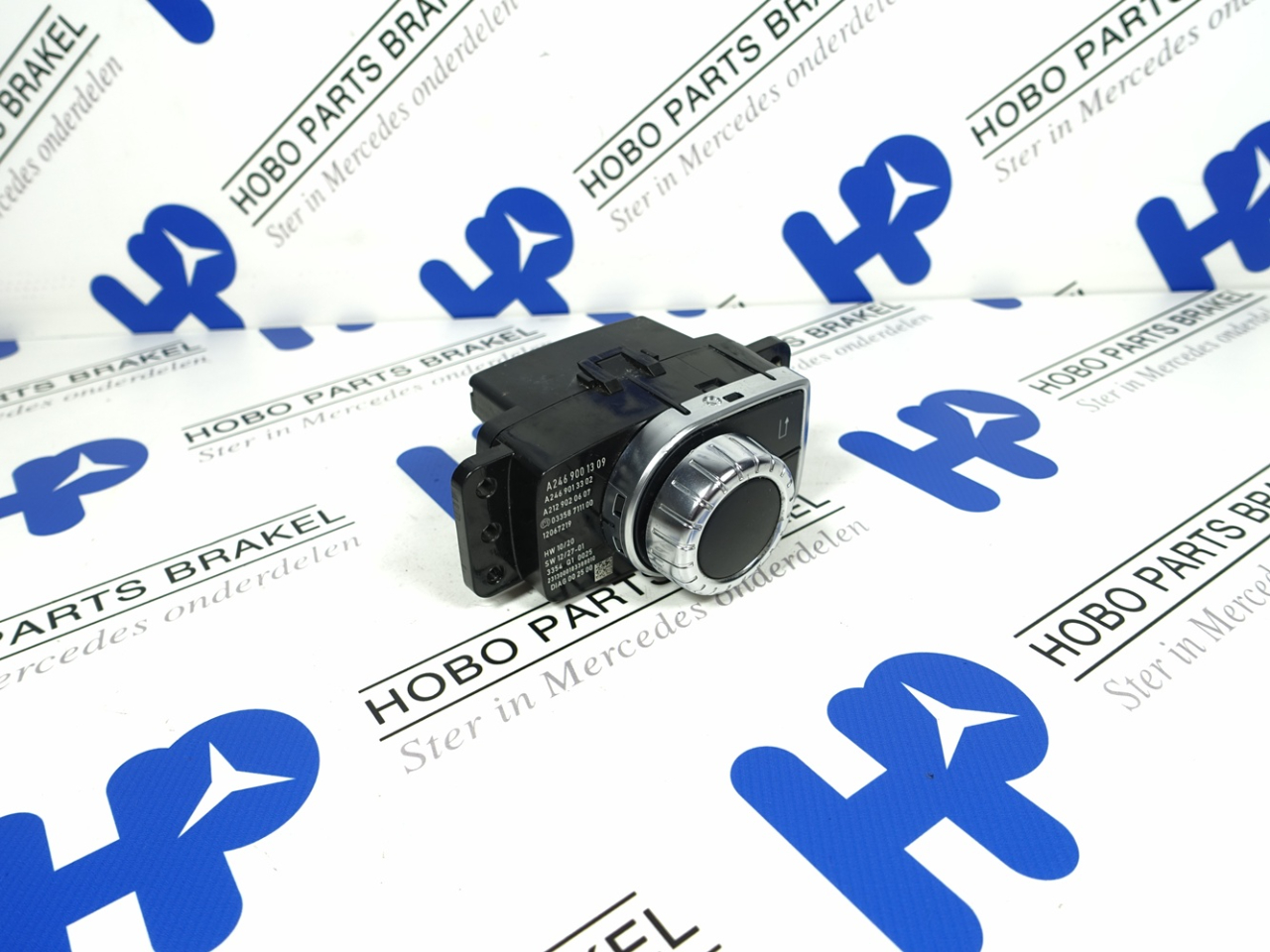 Multimedia bedieningspaneel A 246 900 1309