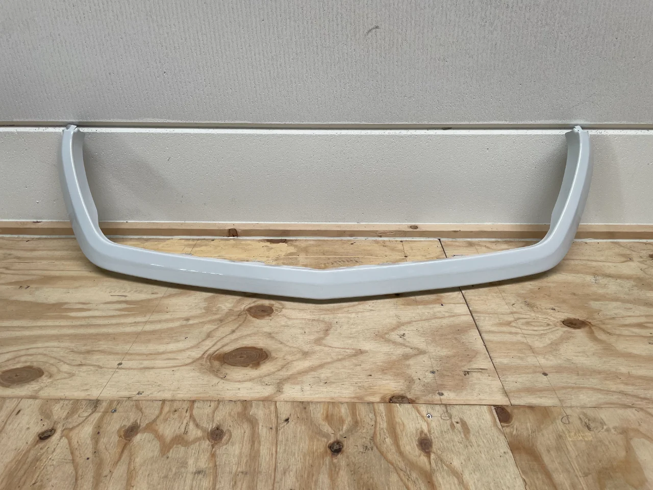 Grille frame Sprinter w906 Facelift White (New) - Article 16067 1 - A9068880051-W