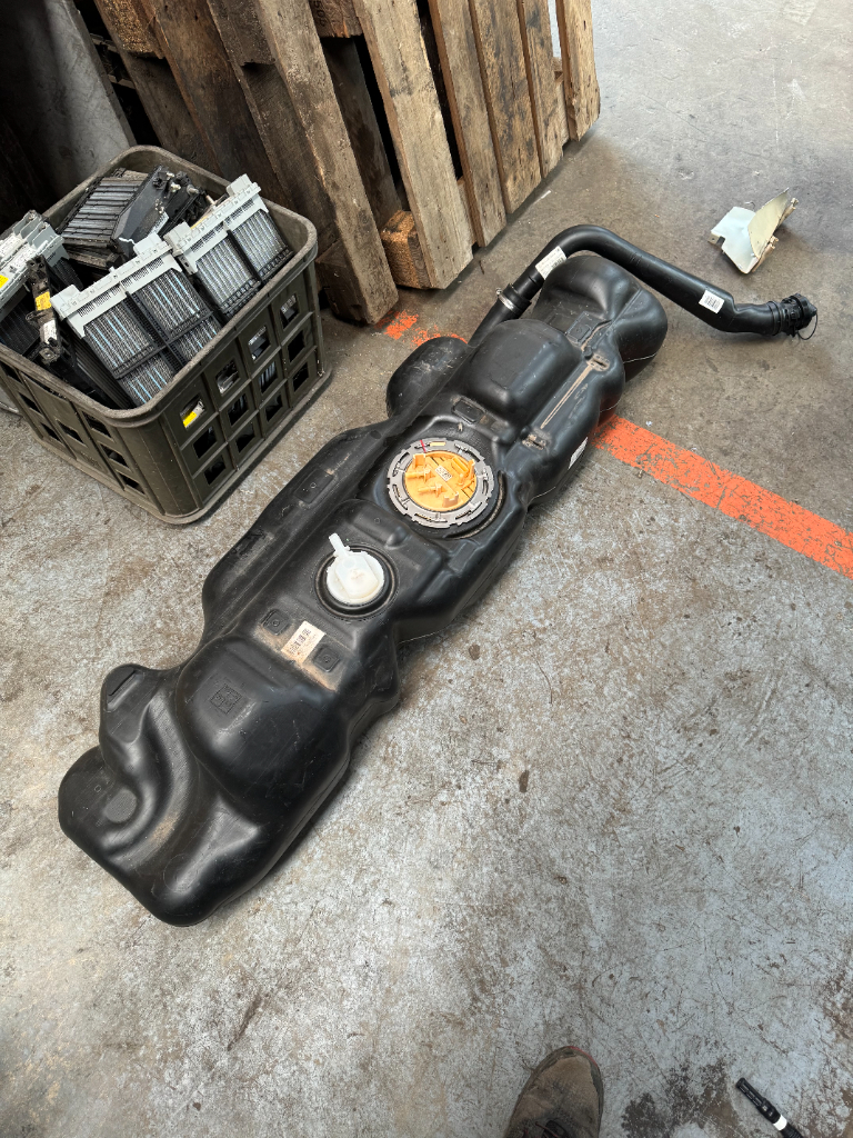 Brandstoftank met pomp ZGAN Mercedes Sprinter w907 - Article 16148 1 - A9074712200