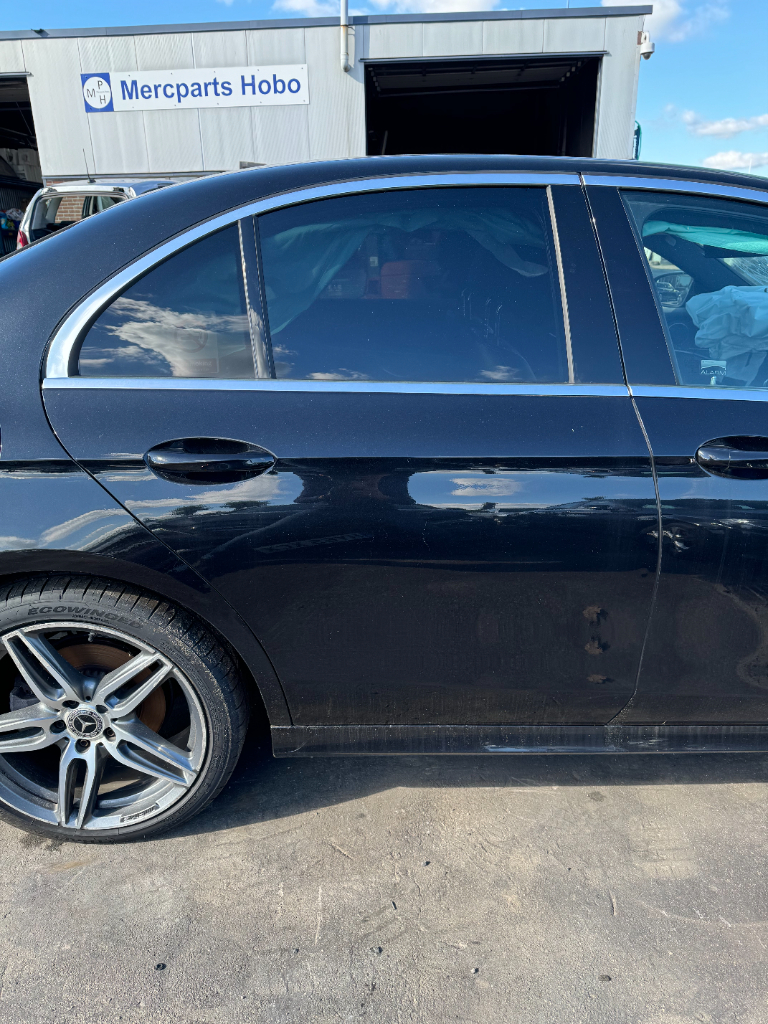Portier rechtsachter Mercedes E-klasse w213 Zwart