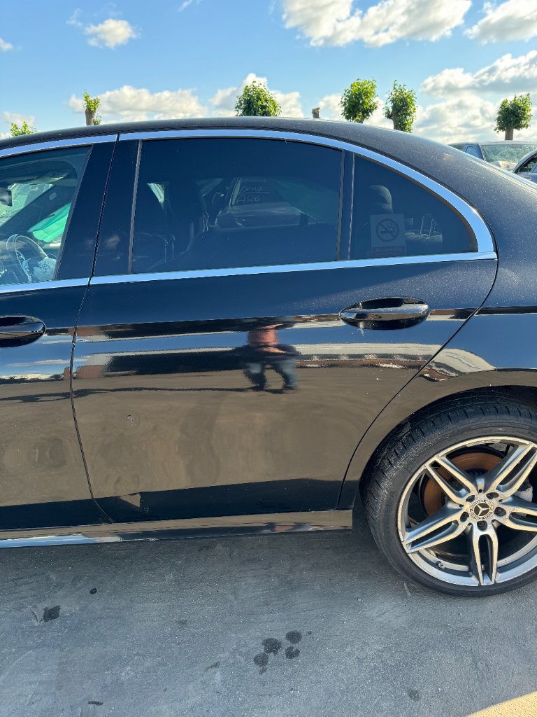 Portier linksachter Mercedes E-klasse w213 Zwart