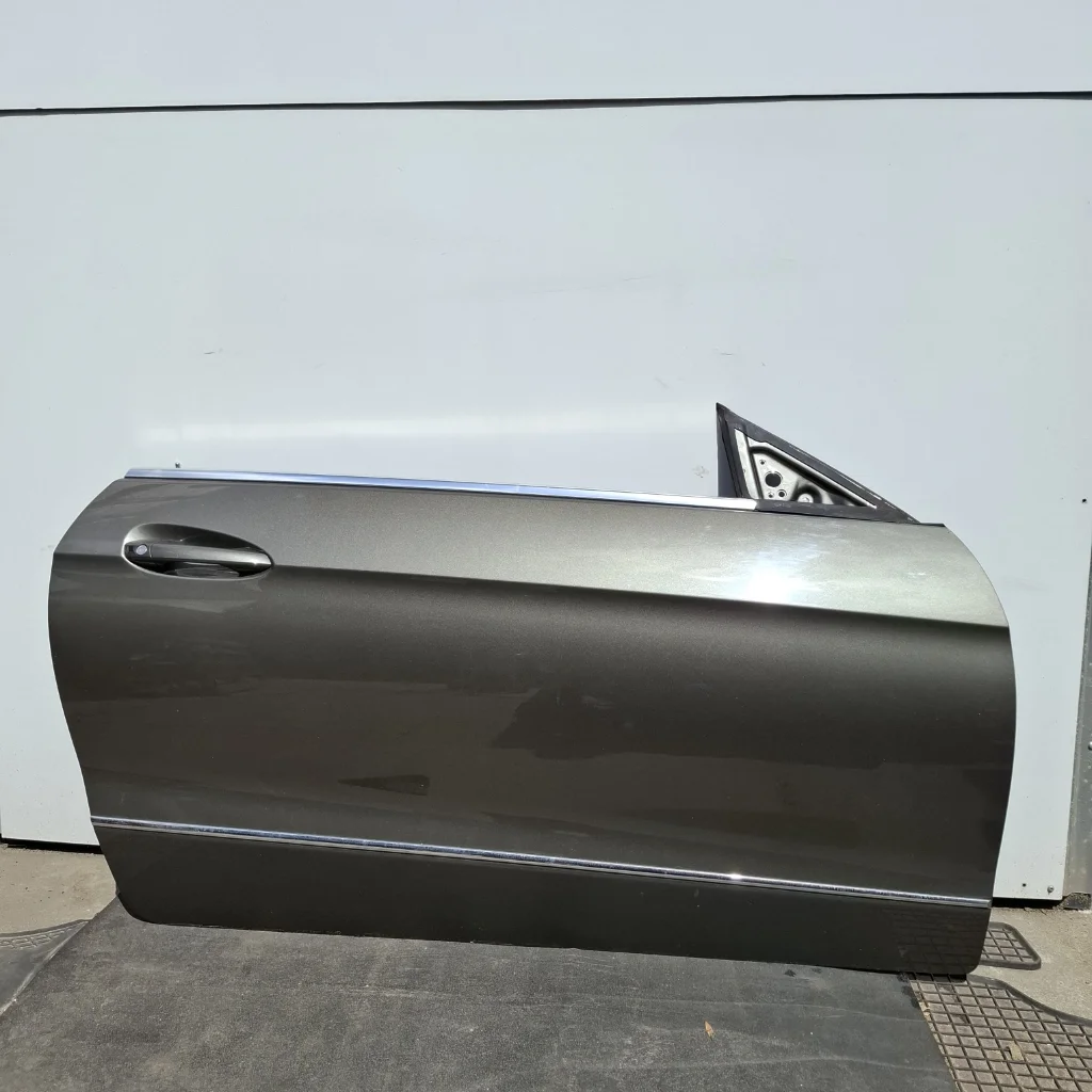 Portier rechtsvoor Mercedes E-klasse c207 (P079)