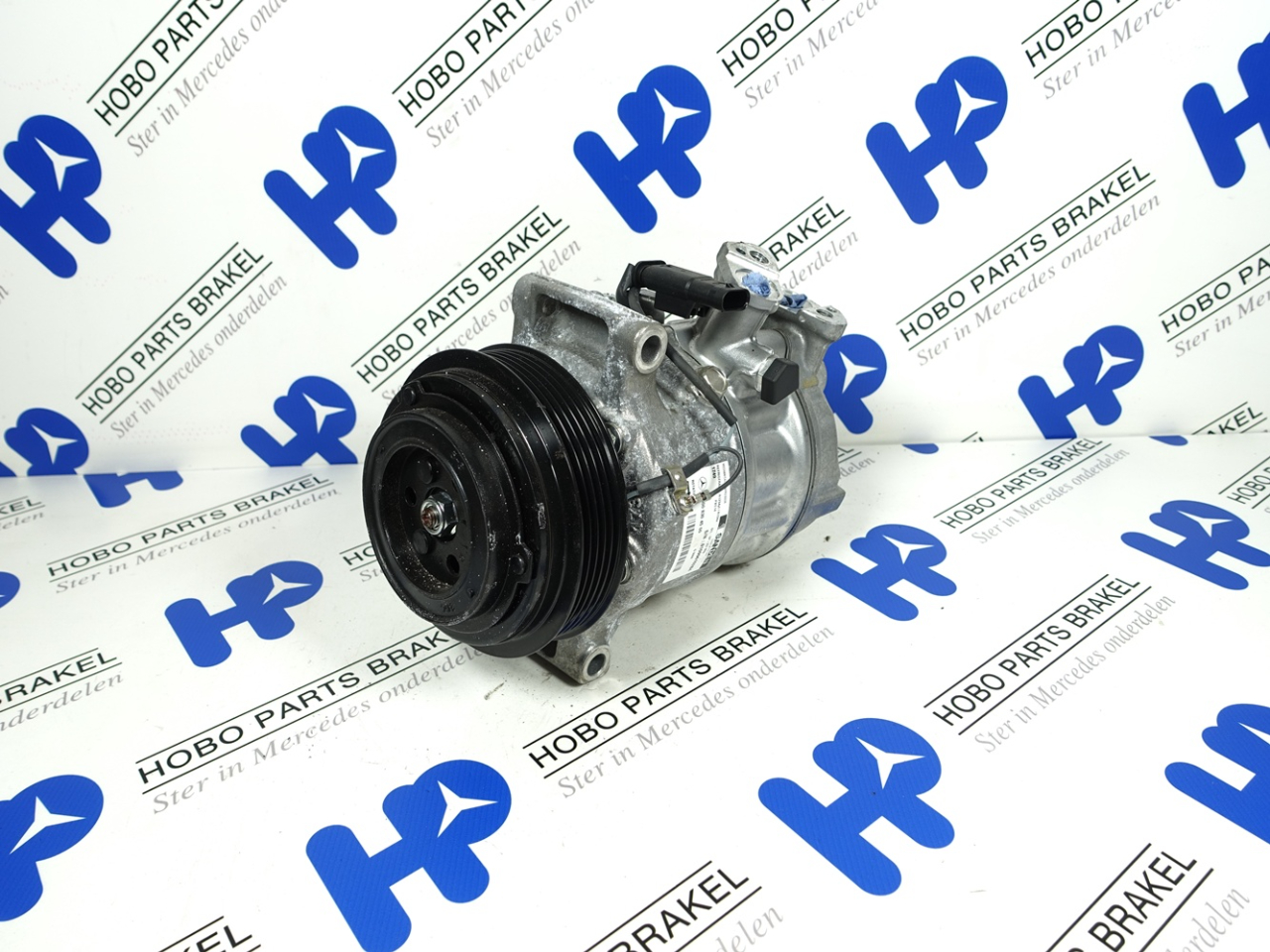 Airco compressor A 000 830 4500 (Als nieuw)