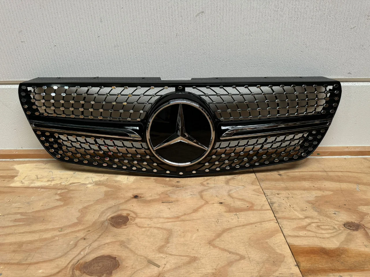 Grille Diamond Vito w447 Facelift Black (New) - Article 16201 1 - 15120215
