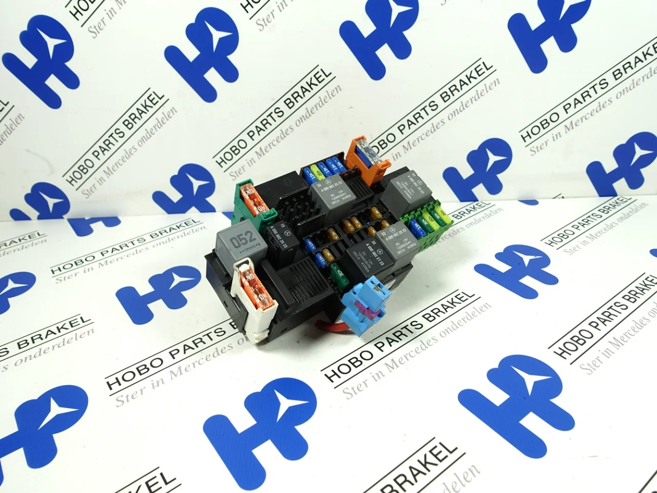Fuse box A 222 906 3302 - Article 16379 1 - A2229063302