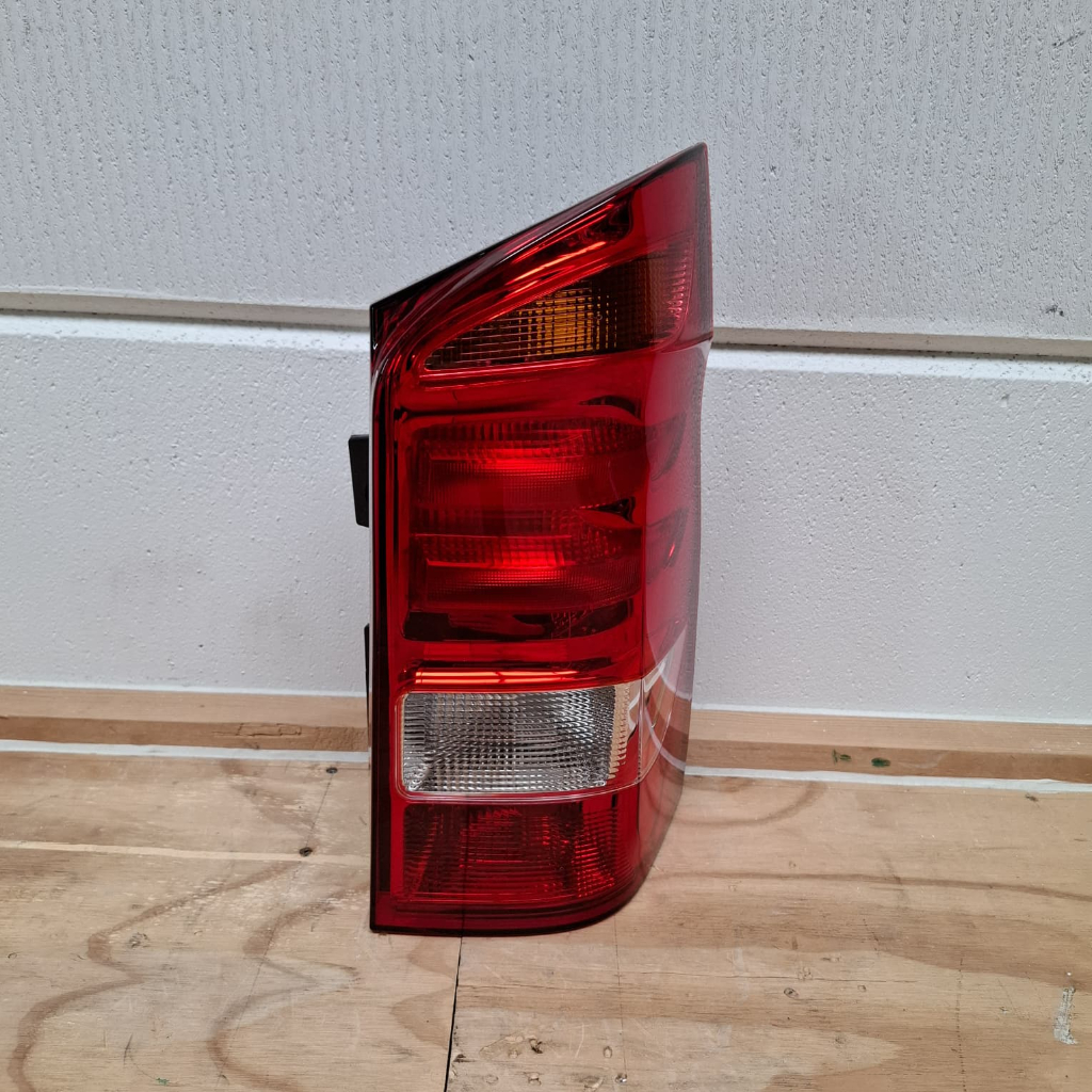 Achterlicht Vito w447 Rechts Achterklep (Nieuw)