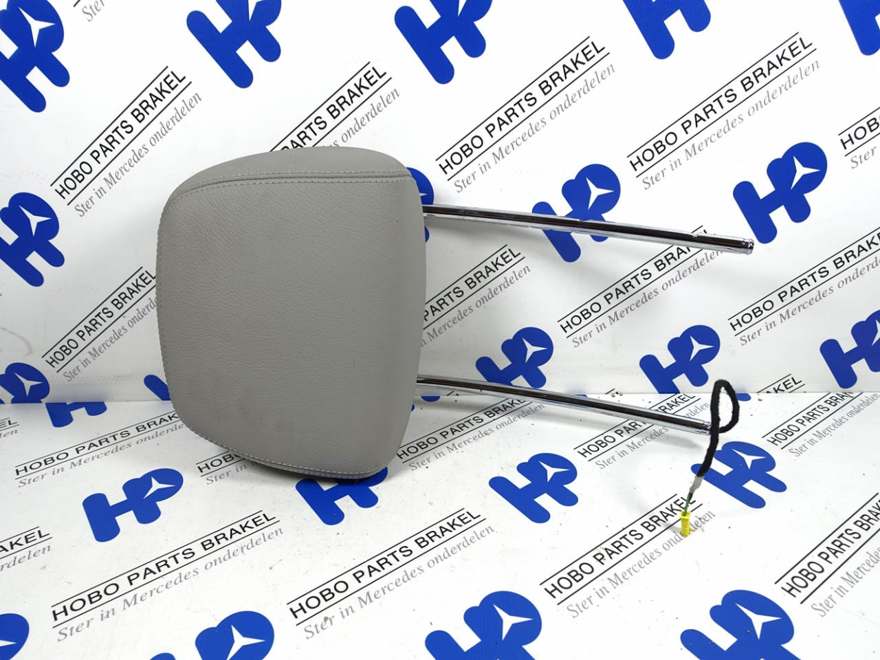 Hoofdsteun A 204 970 6750 Licht grijs - Article 16441 1 - A2049706750-7J95