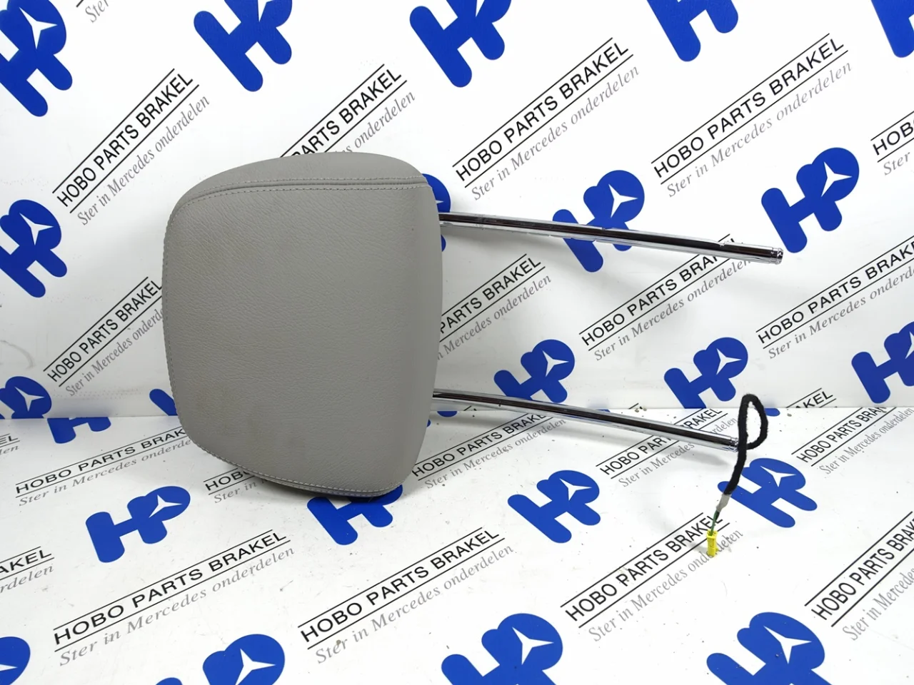 Hoofdsteun A 204 970 6750 Licht grijs - Article 16441 1 - A2049706750-7J95