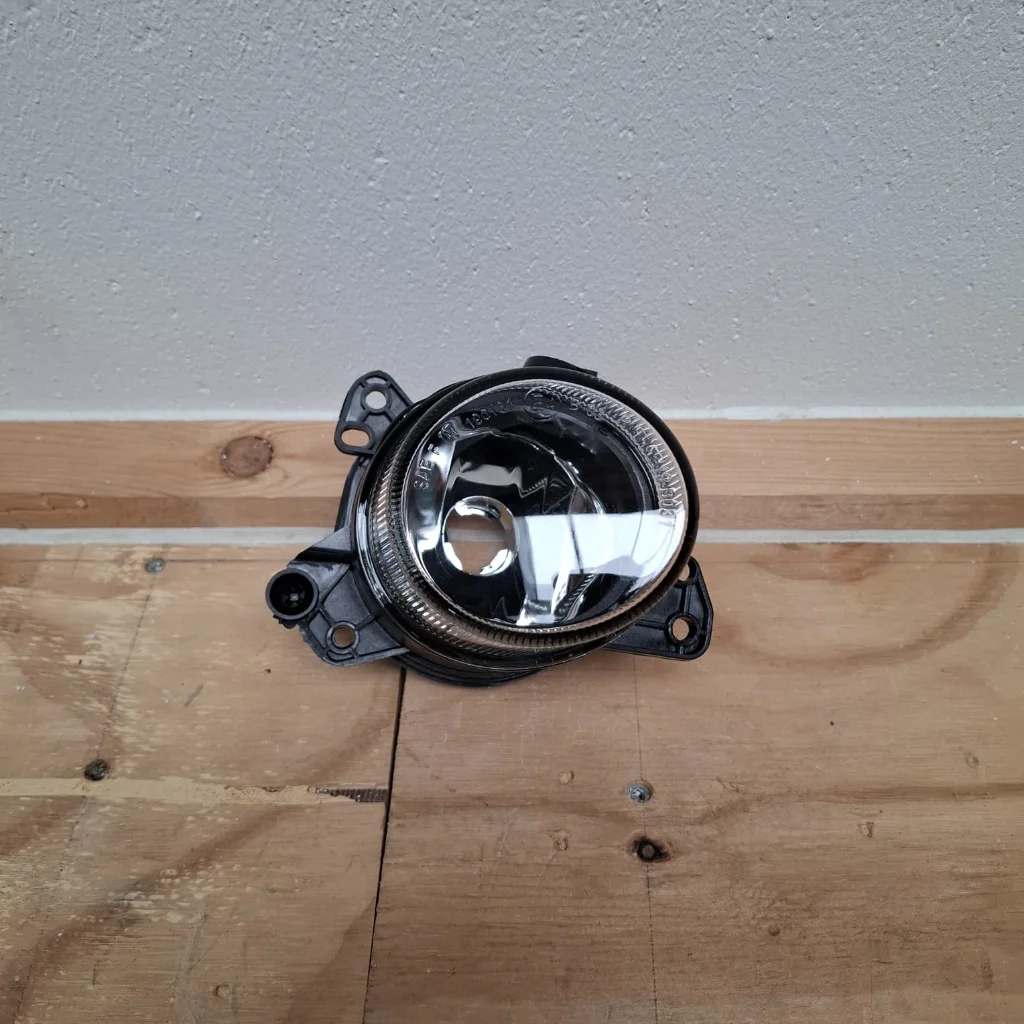 Fog light A 212 820 1056 Right (New) - Article 16606 1 - 19-11031-01-9