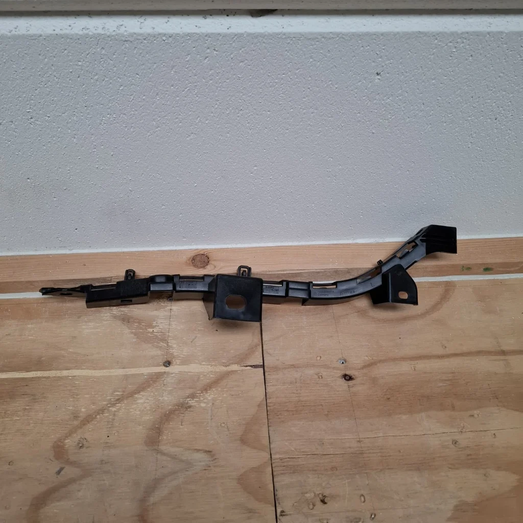 Bumper guide A 906 889 0014 Left (New) - Article 16614 1 - A9068890014-N
