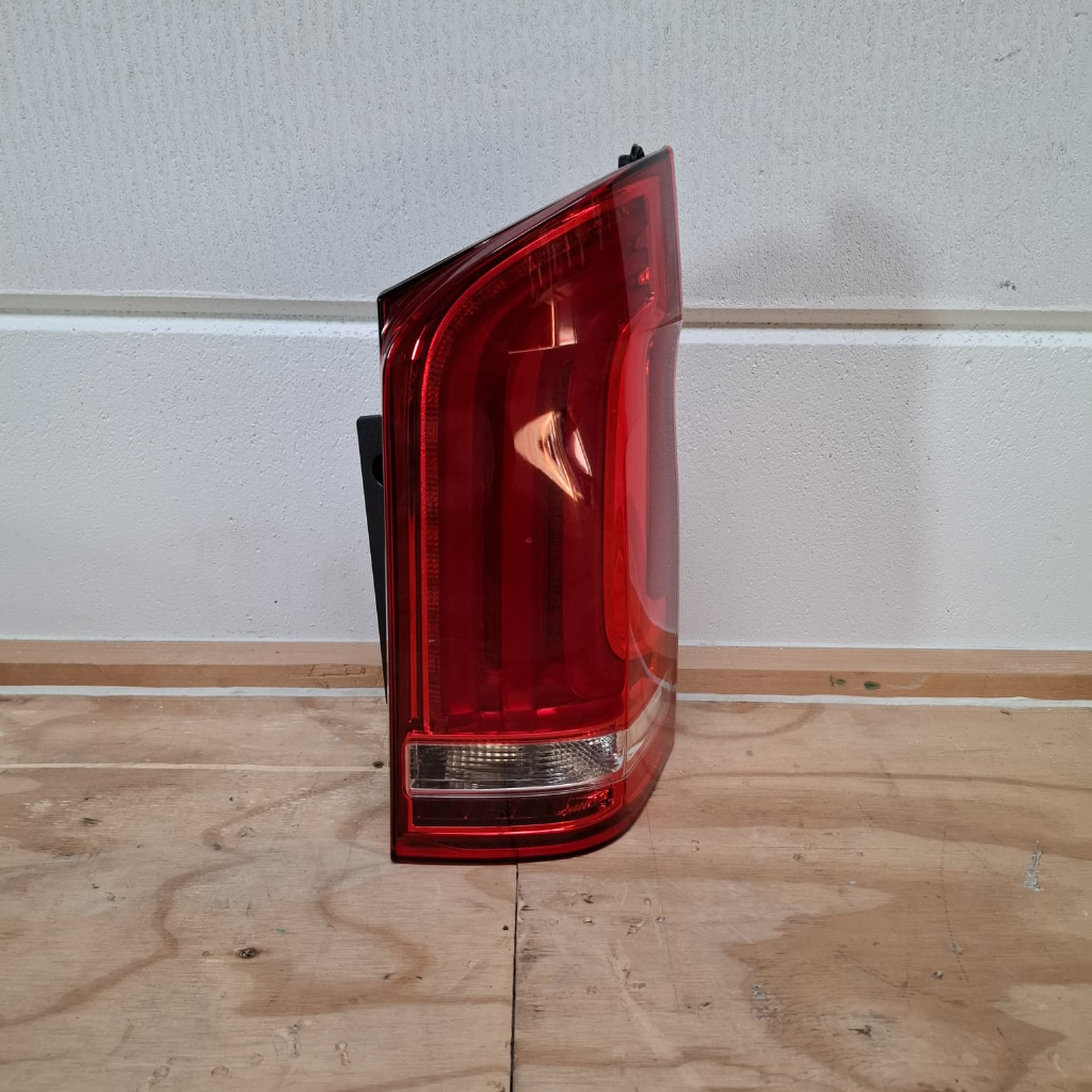 Achterlicht Vito w447 LED Rechts Achterklep (Nieuw)